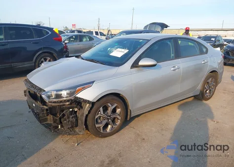 2021 Kia Forte Lxs z USA, uszkodzony, nr VIN 3KPF24AD8ME338935